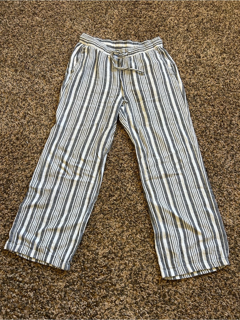 Old Navy White & Gray wide leg pants.